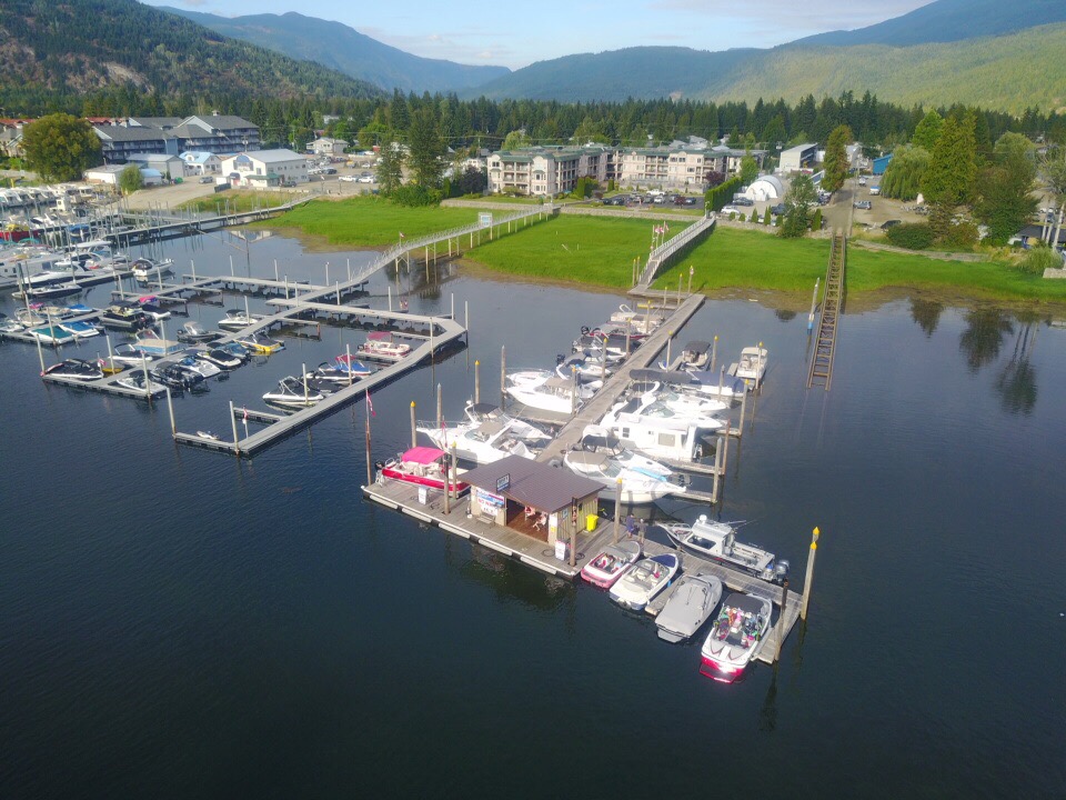 Boats and marina atmosphere in Sicamous